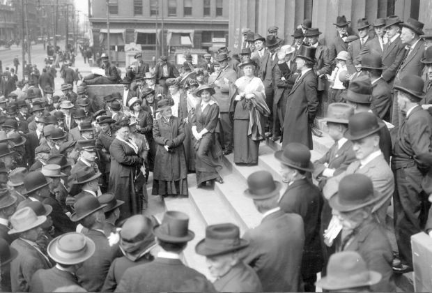 Suffragists in St. Louis